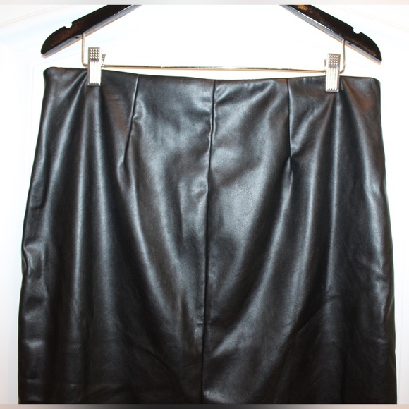 Nine West faux leather skirt (women’s L) (NWT) - Picture 5 of 11